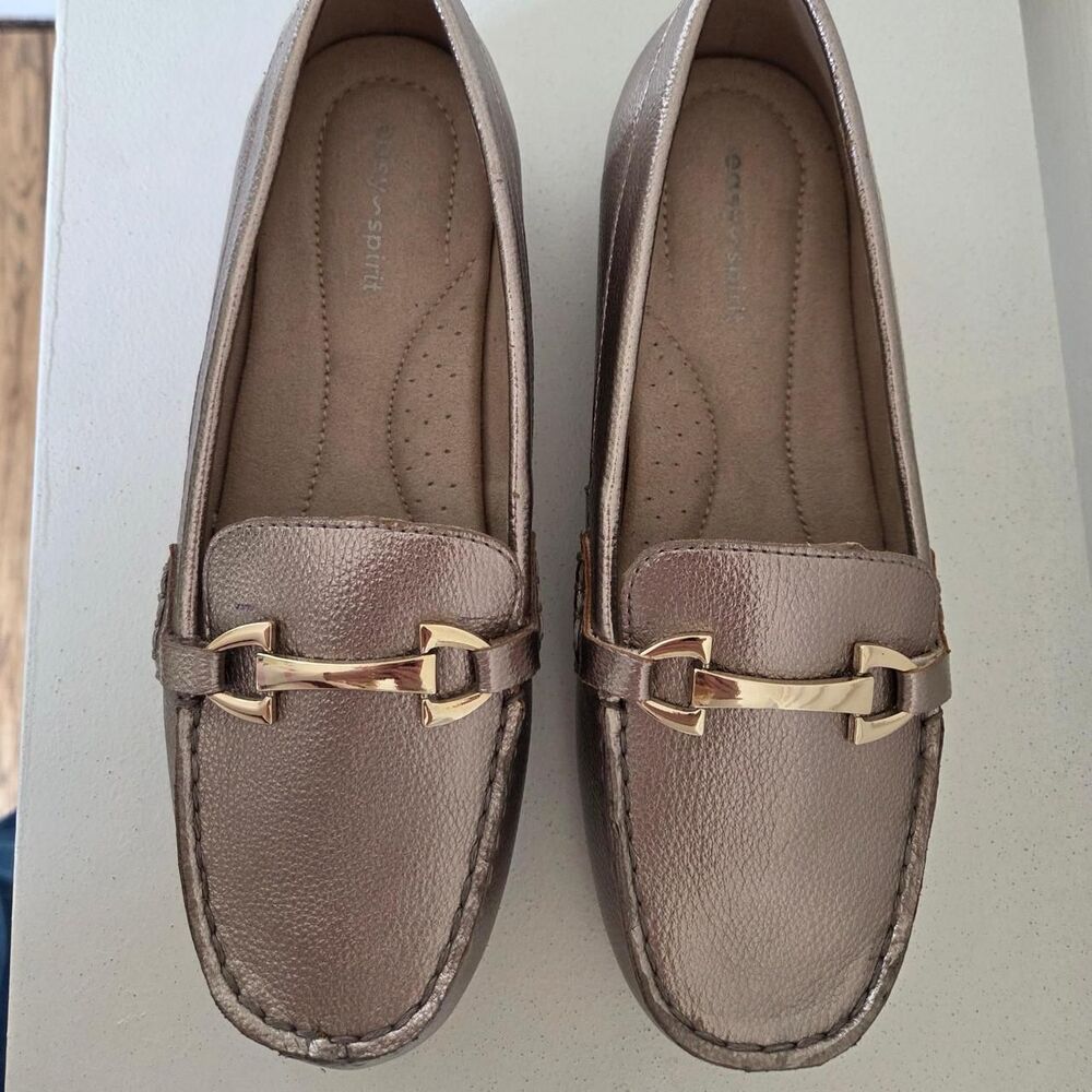 Easy-spirit Women's Gold Loafers size 8.5